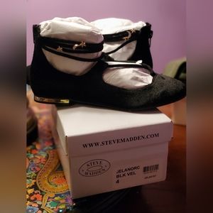Steve Madden black velvet shoes